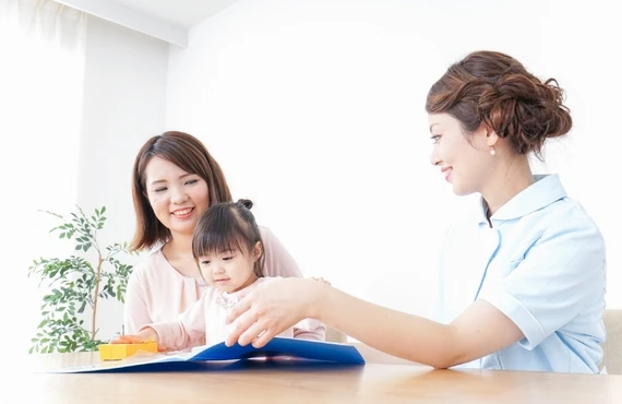 あなたの大切なお子様のために、専門の看護師が訪問します。